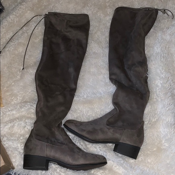 Super cute knee high boots - Picture 1 of 3